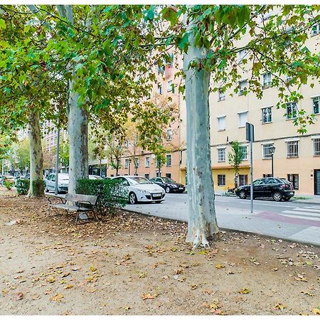 Apartamentos Madrid Rio Luaran gambar
