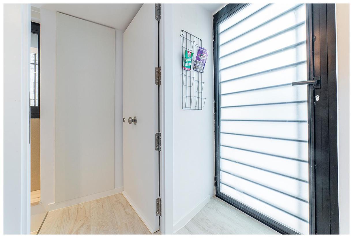 Apartamentos Madrid Rio Luaran gambar