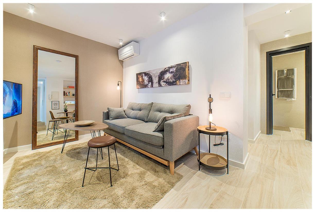 Apartamentos Madrid Rio Luaran gambar