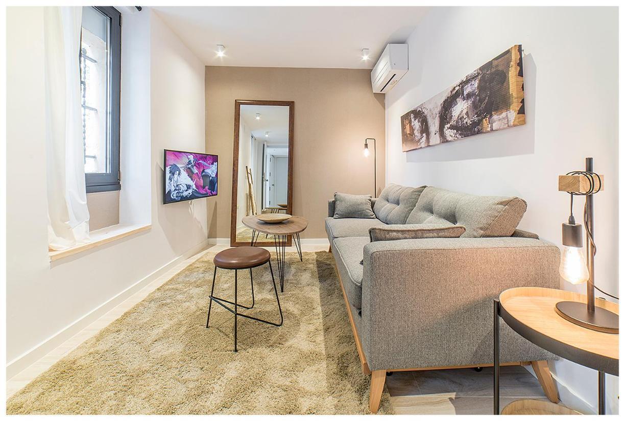Apartamentos Madrid Rio Luaran gambar