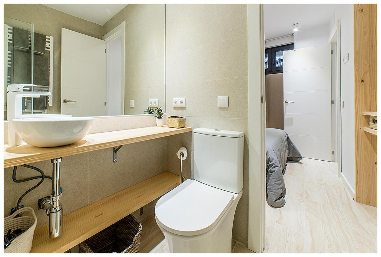 Apartamentos Madrid Rio Luaran gambar