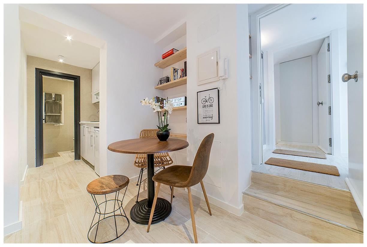 Apartamentos Madrid Rio Luaran gambar