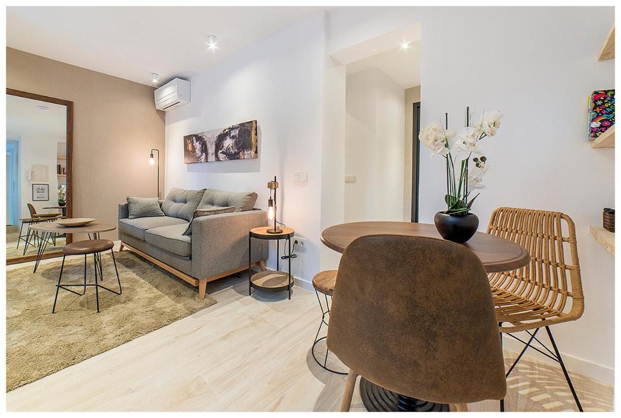 Apartamentos Madrid Rio Luaran gambar