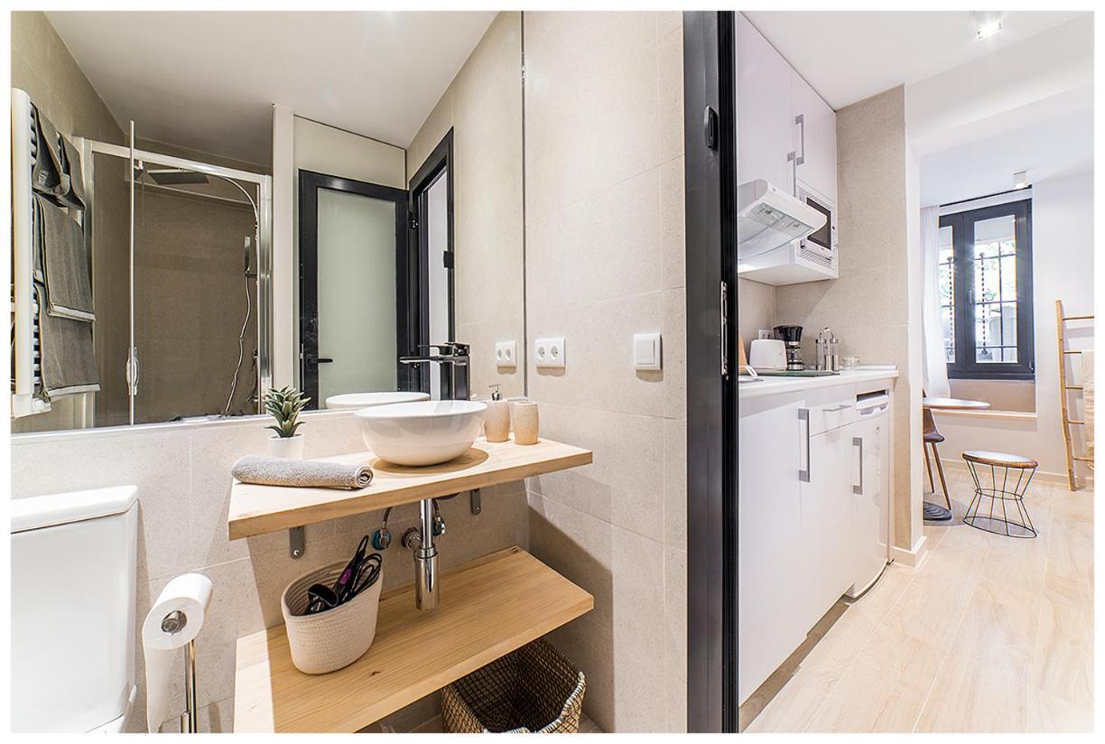 Apartamentos Madrid Rio Luaran gambar