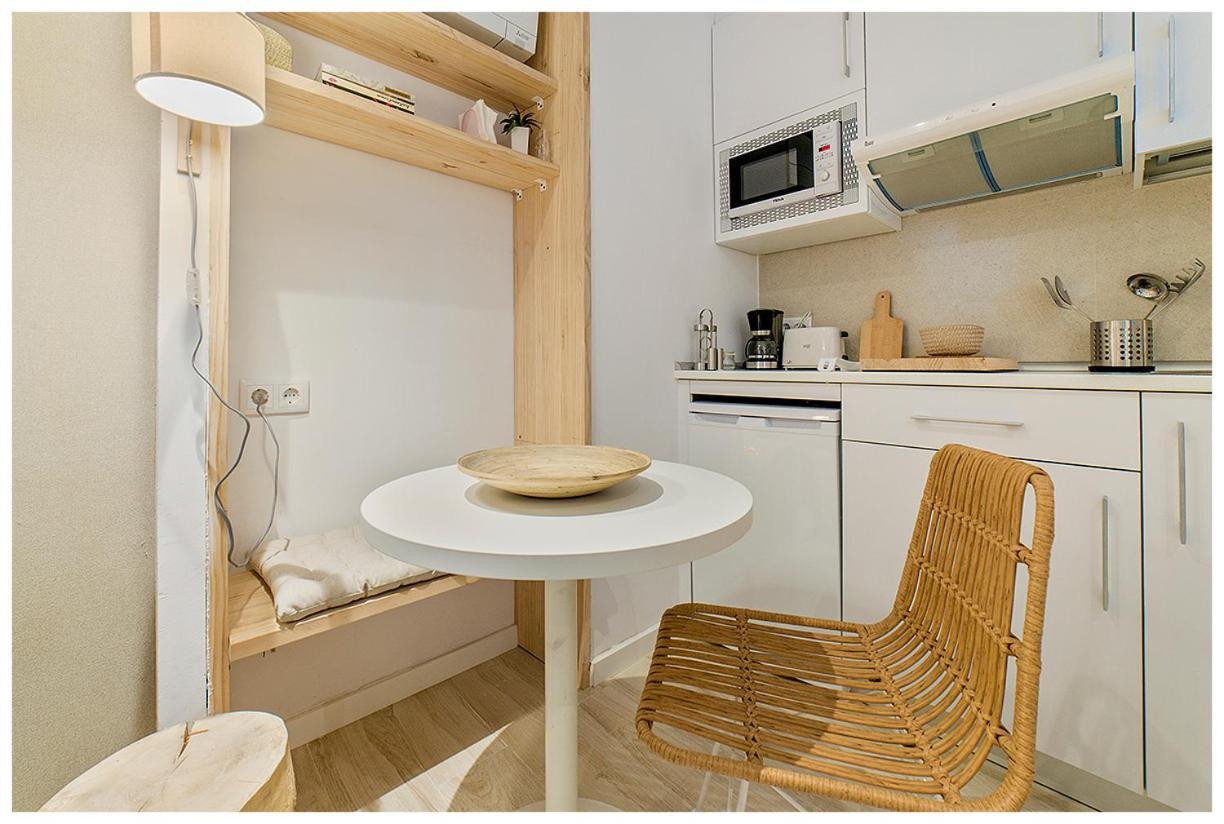 Apartamentos Madrid Rio Luaran gambar