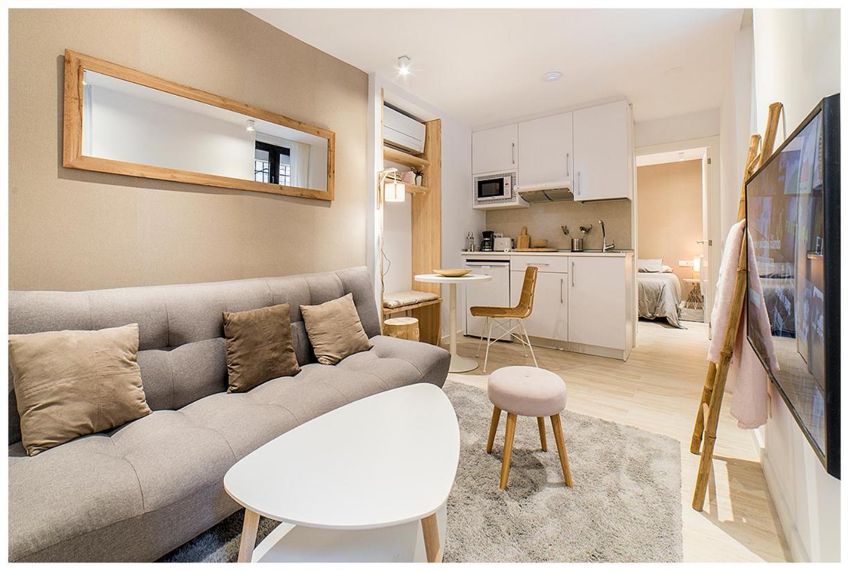 Apartamentos Madrid Rio Luaran gambar
