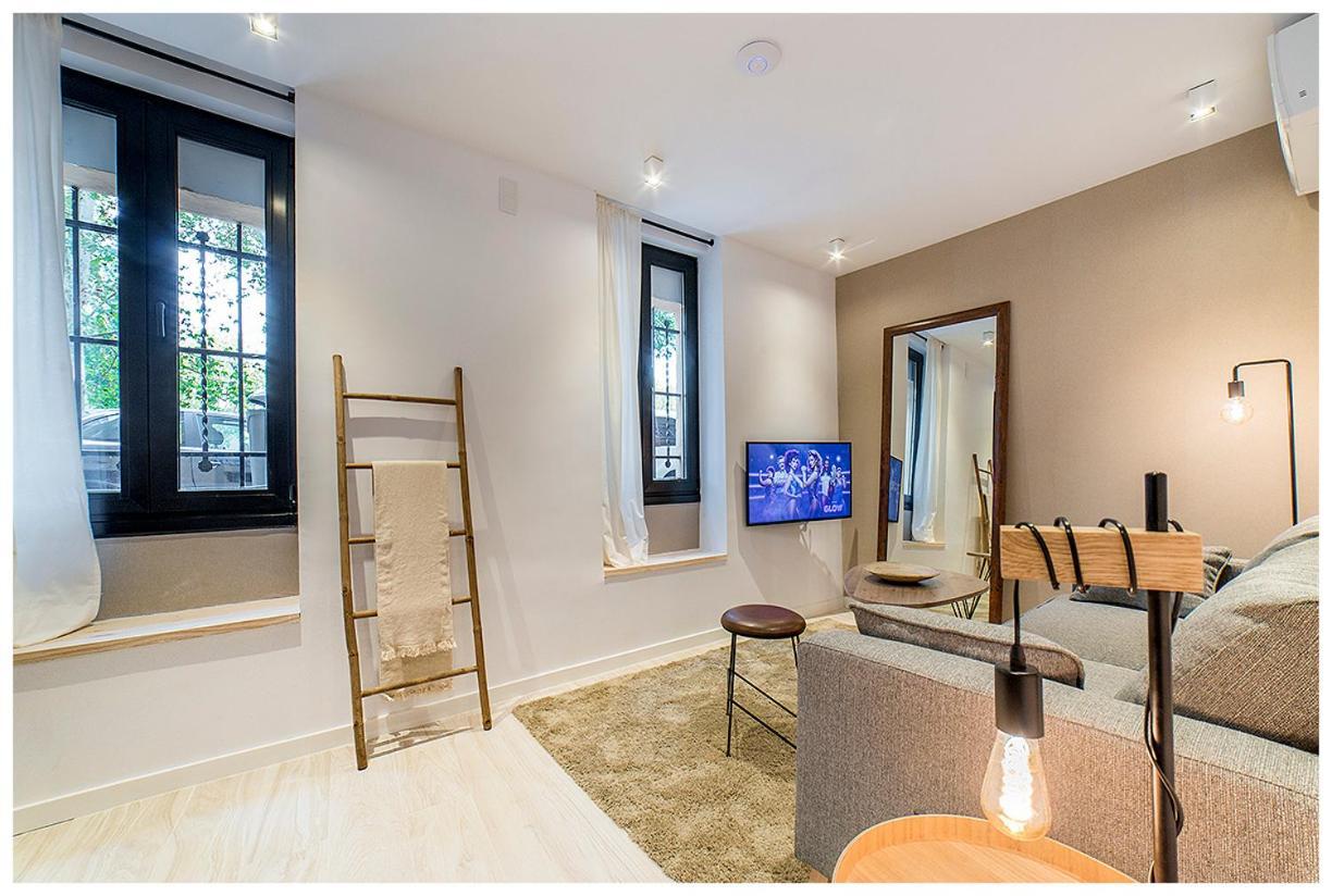 Apartamentos Madrid Rio Luaran gambar