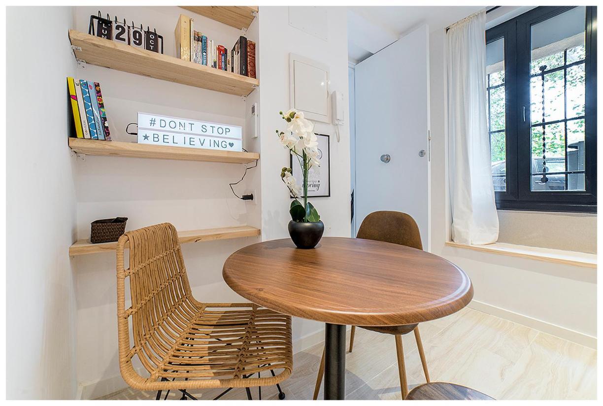 Apartamentos Madrid Rio Luaran gambar