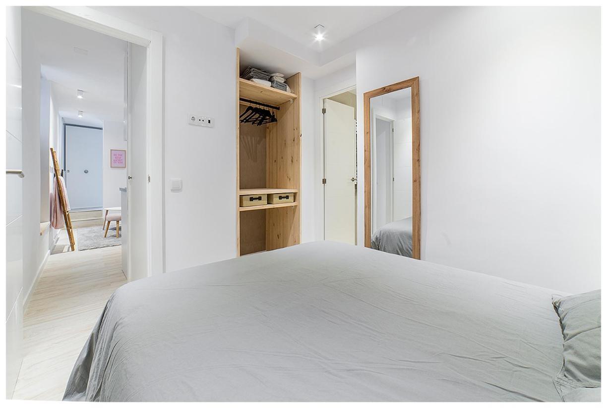 Apartamentos Madrid Rio Luaran gambar