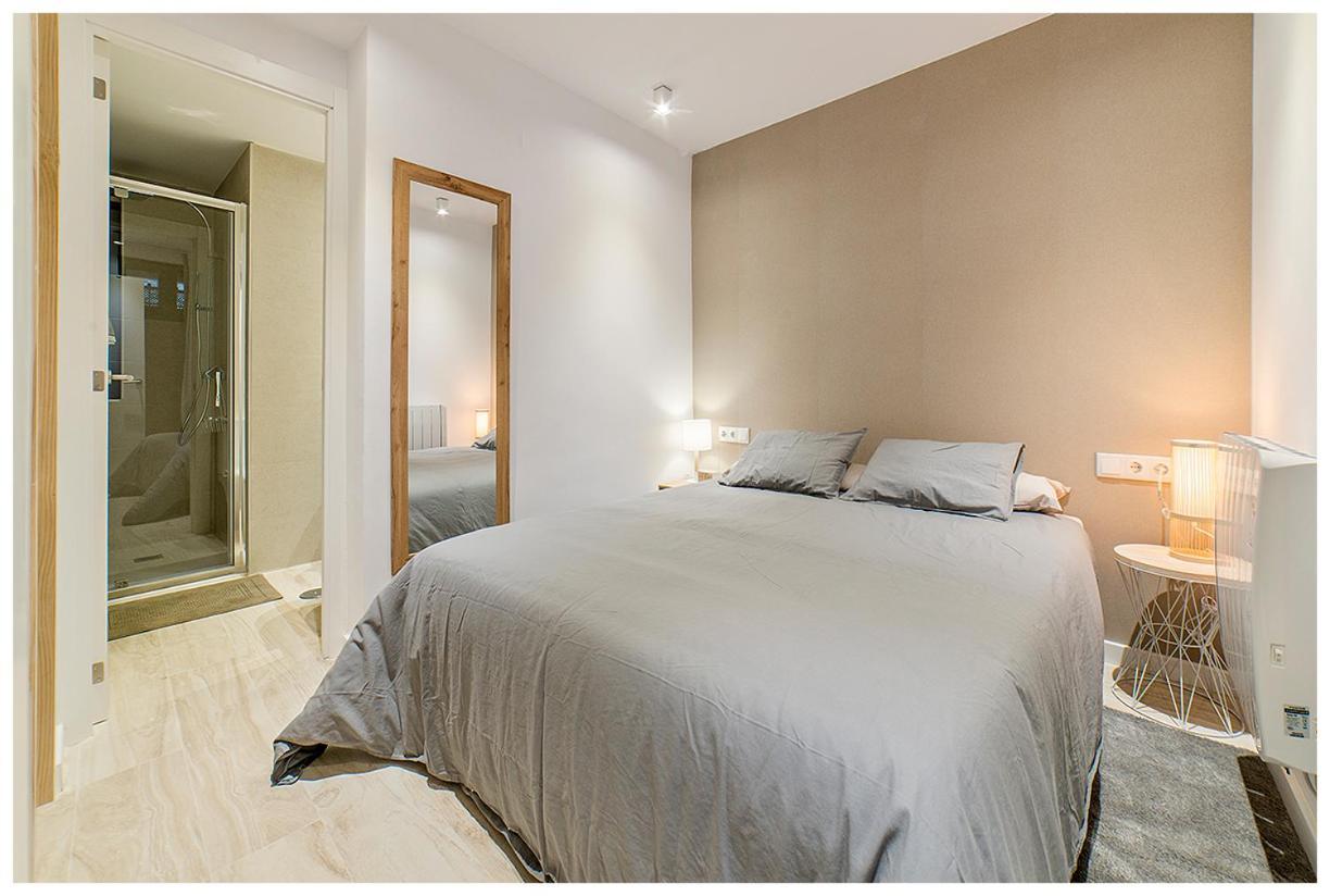 Apartamentos Madrid Rio Luaran gambar